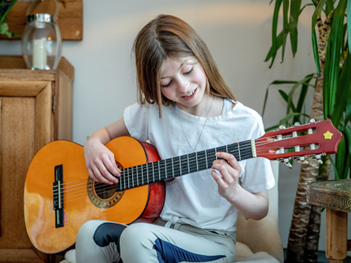 Freya Guitar