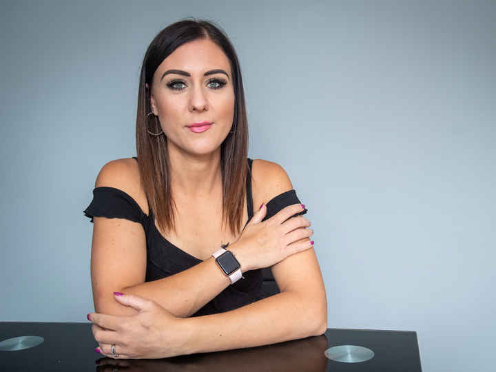 Young lady with macular dengeneration