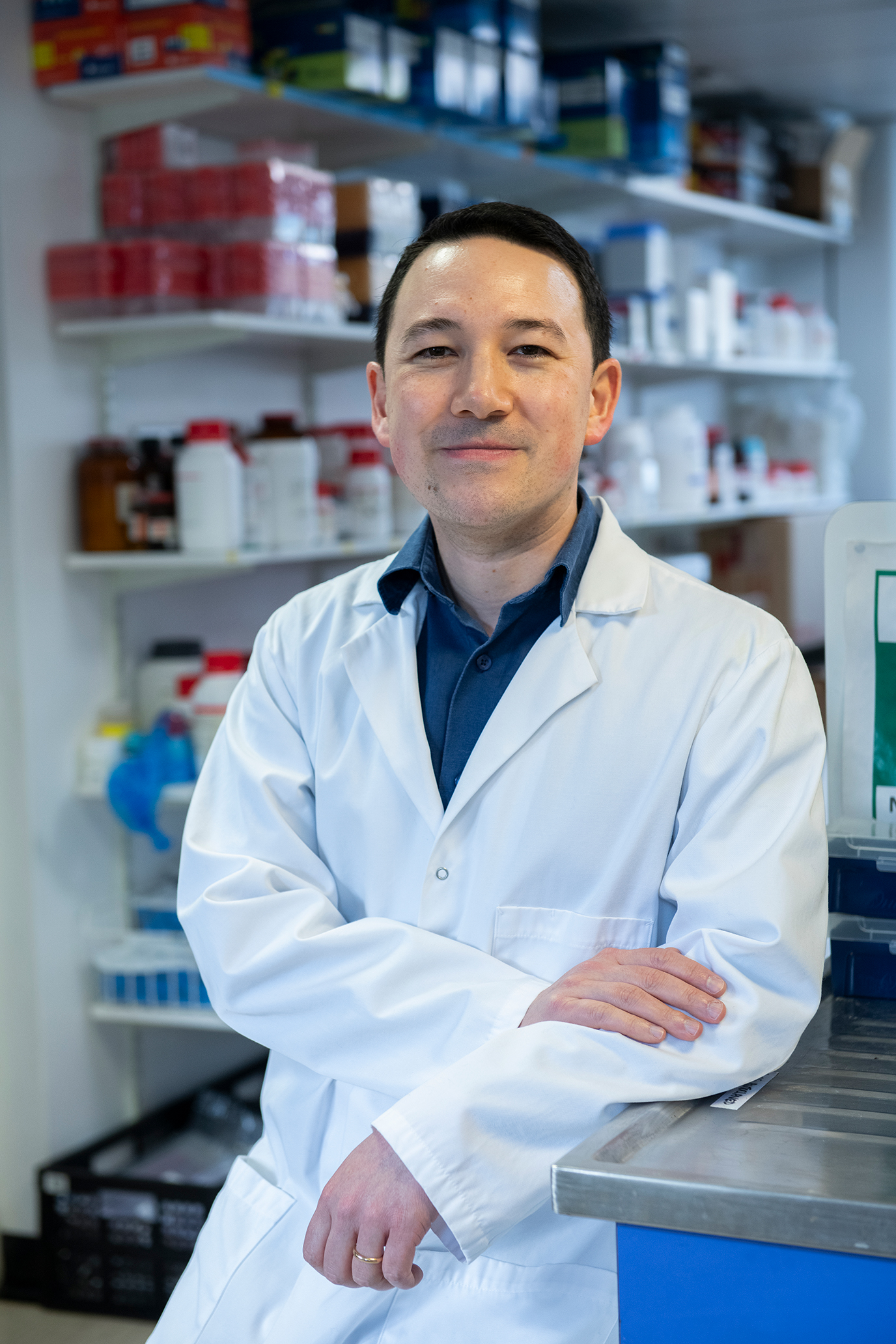 Dr Chu in the laboratory