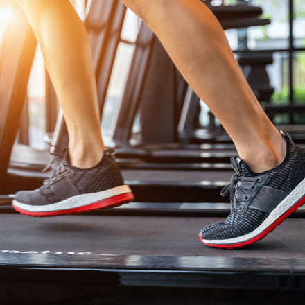 closeup-legs-treadmill-running-v2.jpg