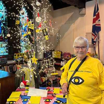 Macular disease Christmas tree rounds off church’s 2025 fundraising ...