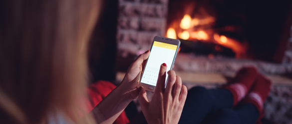 winter-warm-cozy-fire-smart-phone.jpeg