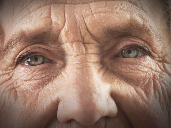elderly-lady-closeup-eyes.jpeg